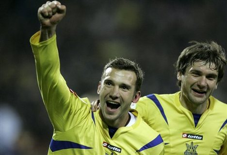 Andrey_Shevchenko_celebrating_goal