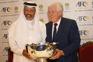 Frank_Lowy_with_Mohammad_Bin_Haman_Doha_January_2011