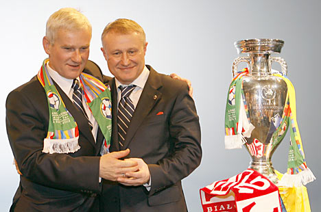 Hrigory_Surkis_on_right