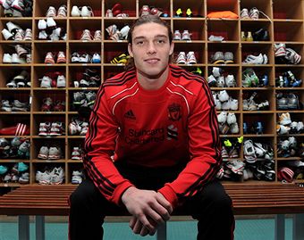 Andy_Carroll_in_Liverpool_bootroom_February_1_2011