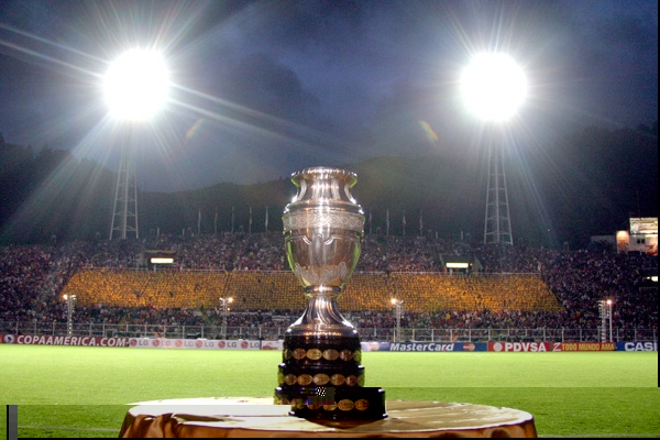 Copa_America_trophy