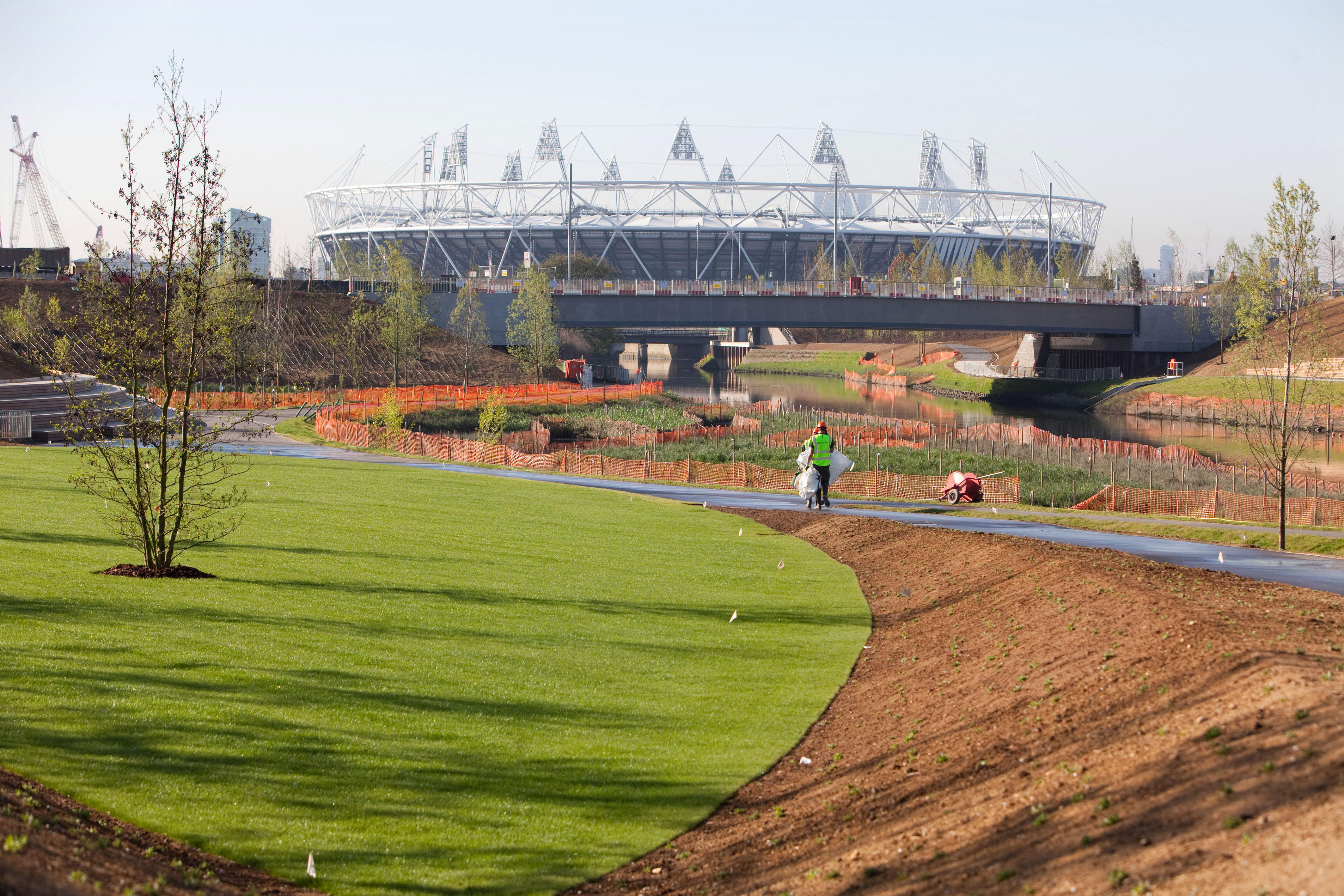 Olympic_Stadium_in_landscaped_Park_April_11_2011