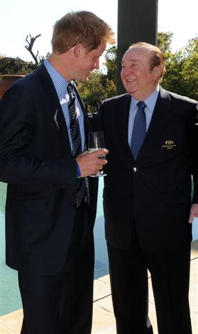 Nicolas_Leoz_with_Prince_Harry