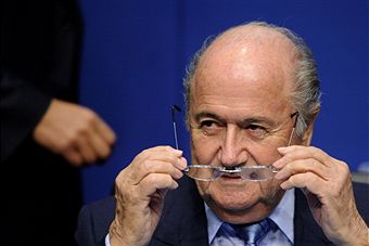 Sepp_Blatter_adjusting_glasses_Zurich_May_9_2011