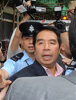 Carson_Yeung_outside_Hong_Kong_court_June_30_2011