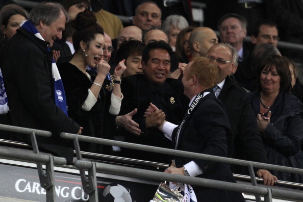 Carson_Yeung_with_Alex_McLeish_at_League_Cup_final_March_2011