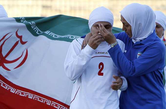Iran_footballer_in_tears_after_hijab_ban_Amman_Jordan_3_2011