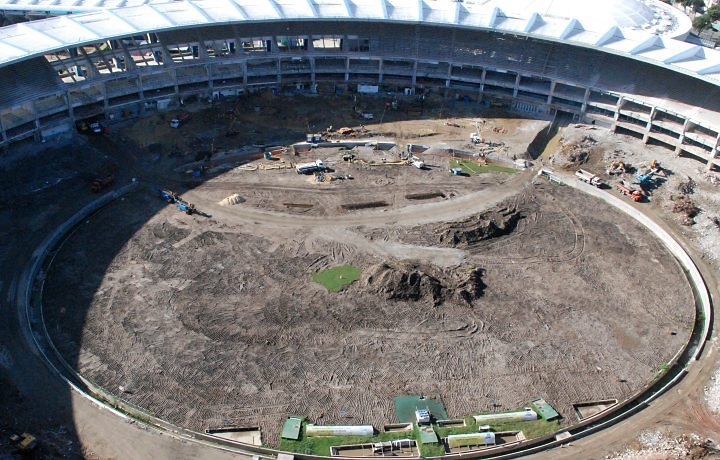 Maracana_undergoing_work_May_2011