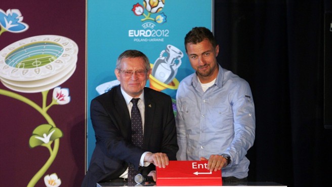 UEFA_Euro_2012_volunteer_programme_launch