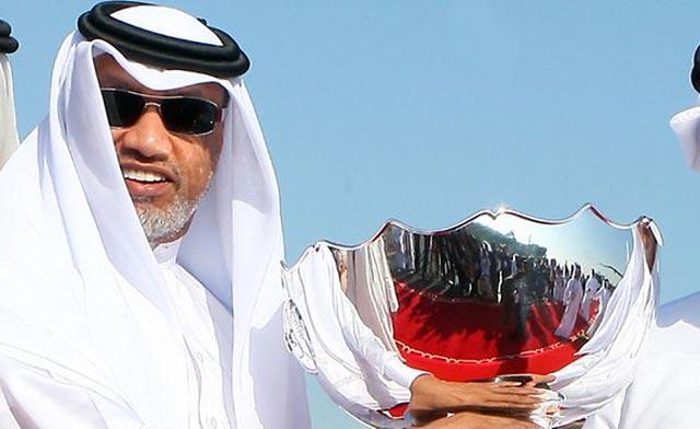 Mohamed_Bin_Hammam_with_trophy