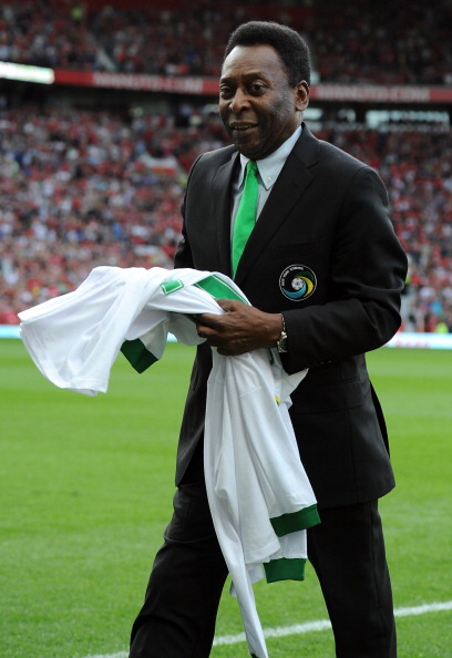 Pele_with_Cosmos_shirt_10-08-11