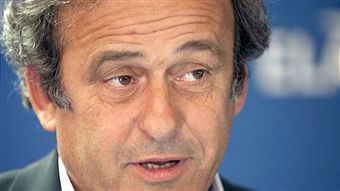 Michel_Platini_head_and_shoulders