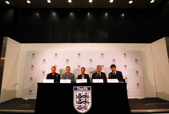 Andy Hunt_GB_Mens_football_team_manager_Stuart_Pearce_GB_Womens_football_team_manager_Hope_Powell_FA_Chairman_David_Bernstein_and_Managing_Director_of_Club_England_Adrian_Bevington_20-10-11