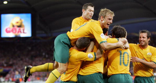 Australia footballers_celebrate