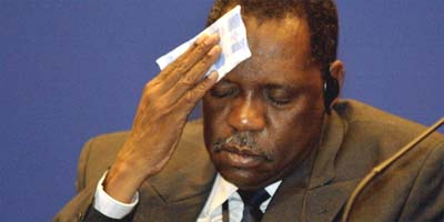 Issa Hayatou_sweating