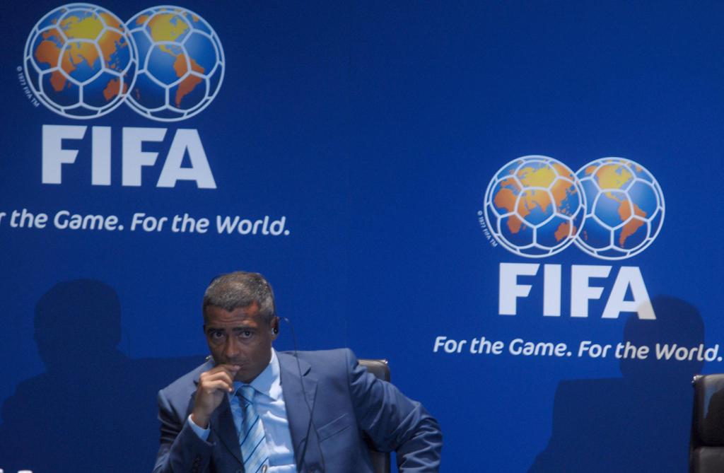 Romrio at_announcement_of_Brazil_as_2014_FIFA_World_Cup_host_2007-10-30