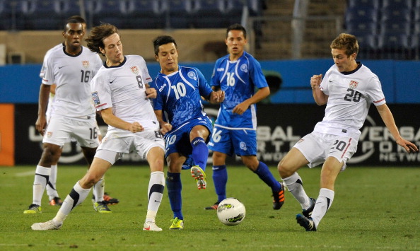 Michael Stephens_20_and_Mix_Diskerud_8_of_the_USA_fight_Jaime_Alas_10_of_El_Salvador_27-03-12