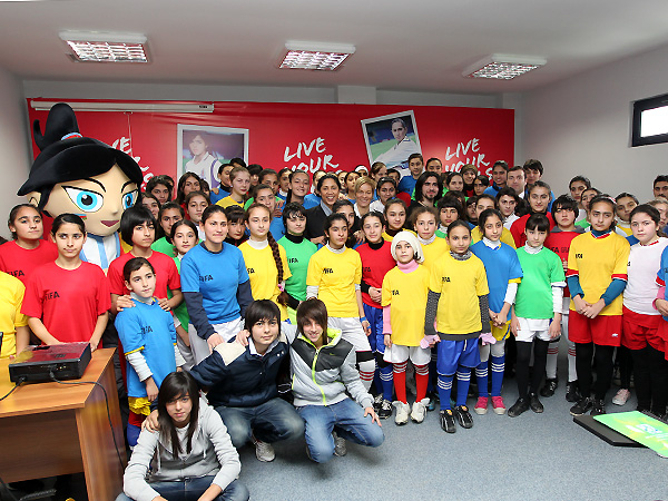 girls football_initiative_baku_12-03-12