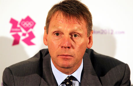 Stuart Pearce_in_front_of_London_2012_logo