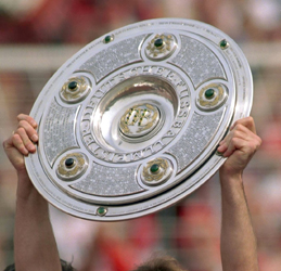 bundesliga trophy_14-05-12