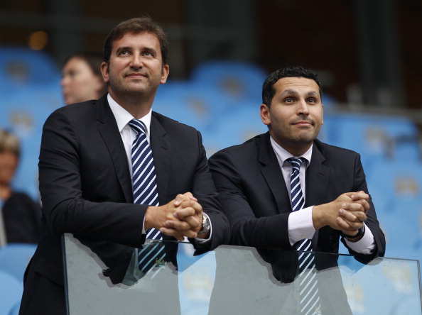 Khaldoon Al_Mubarak_R_talks_to_Manchester_Citys_Chief_Executive_Ferran_Soriano_21-08-12