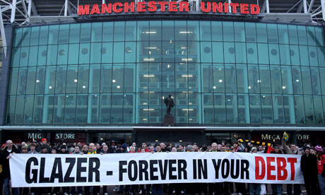 Manchester-United Glazer_debt_banner_August_10