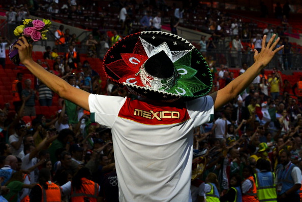 Mexico fans_celebrate_after_the_London_2012_football_August_11