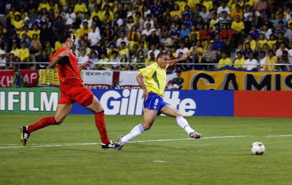 Ronaldo of_Brazil_scores_the_second_goal_during_the_FIFA_World_Cup_Finals_August_23