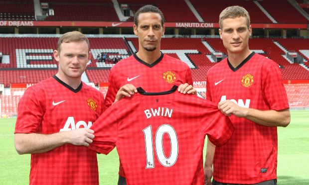 Wayne Rooney_Rio_Ferdinand_and_Nemanja_Vidic_celebrate_Manchester_Uniteds_new_signing_bwin