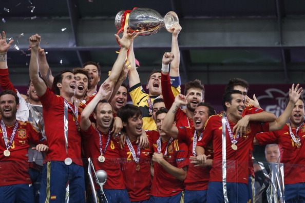 Spain celebrate_winning_Euro_2012_July_1_2012