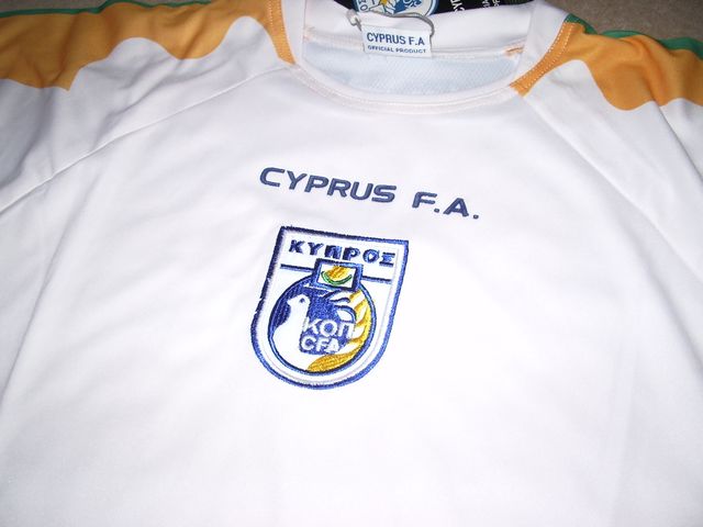 cyprus-training-leisure-football-shirt-2006-2008-s 4935 2