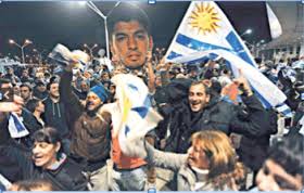 Suarez returns to Uruguay