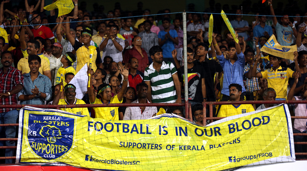 Indian football fans