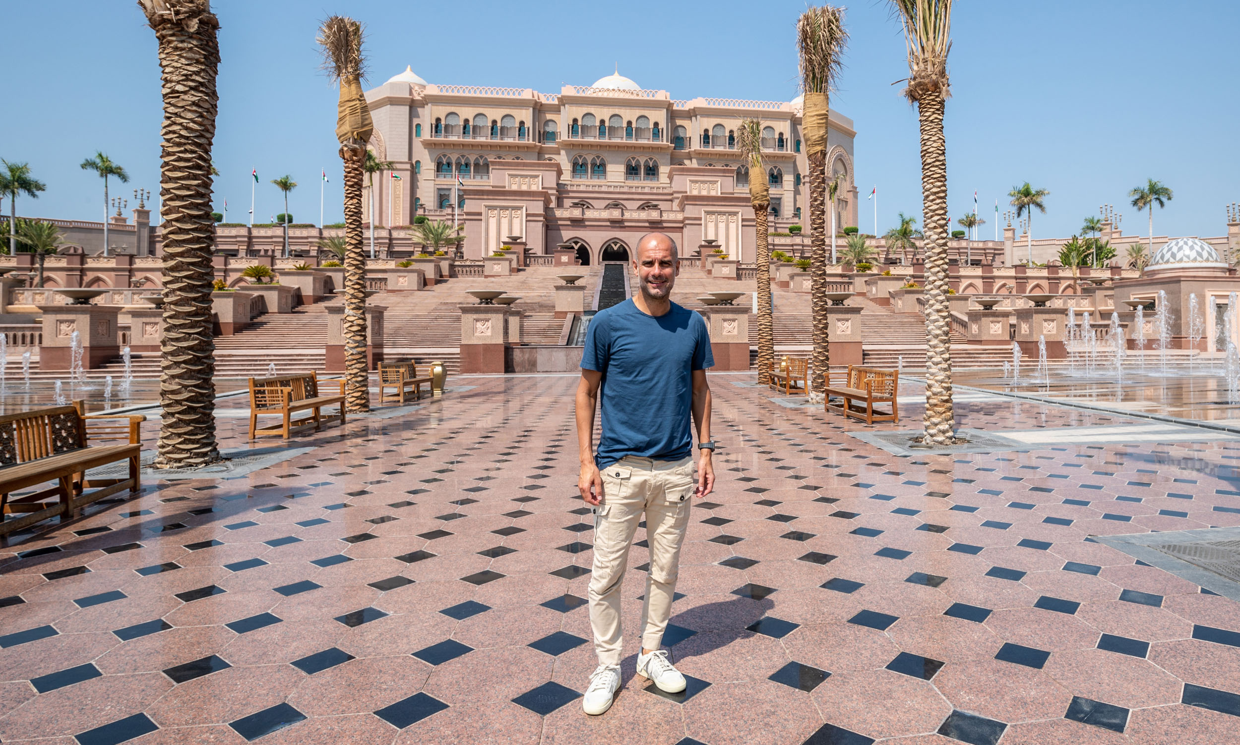 Дубай что там сейчас. Emirates Palace в Абу-Даби. Абу Даби лакшери. Абу-Даби (эммират). Манчестер Сити Абу Даби.