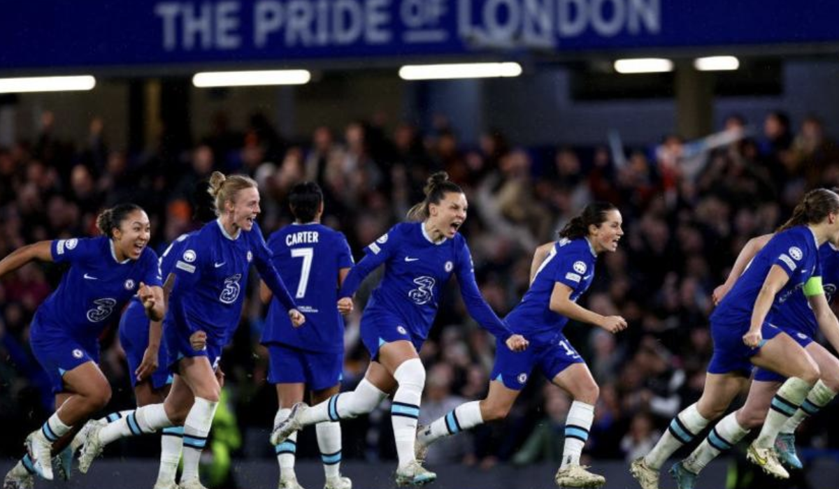 El Chelsea venció al Lyon en los penaltis para unirse al Arsenal, el Barça y el Wolfsburgo en las semifinales de la WCL