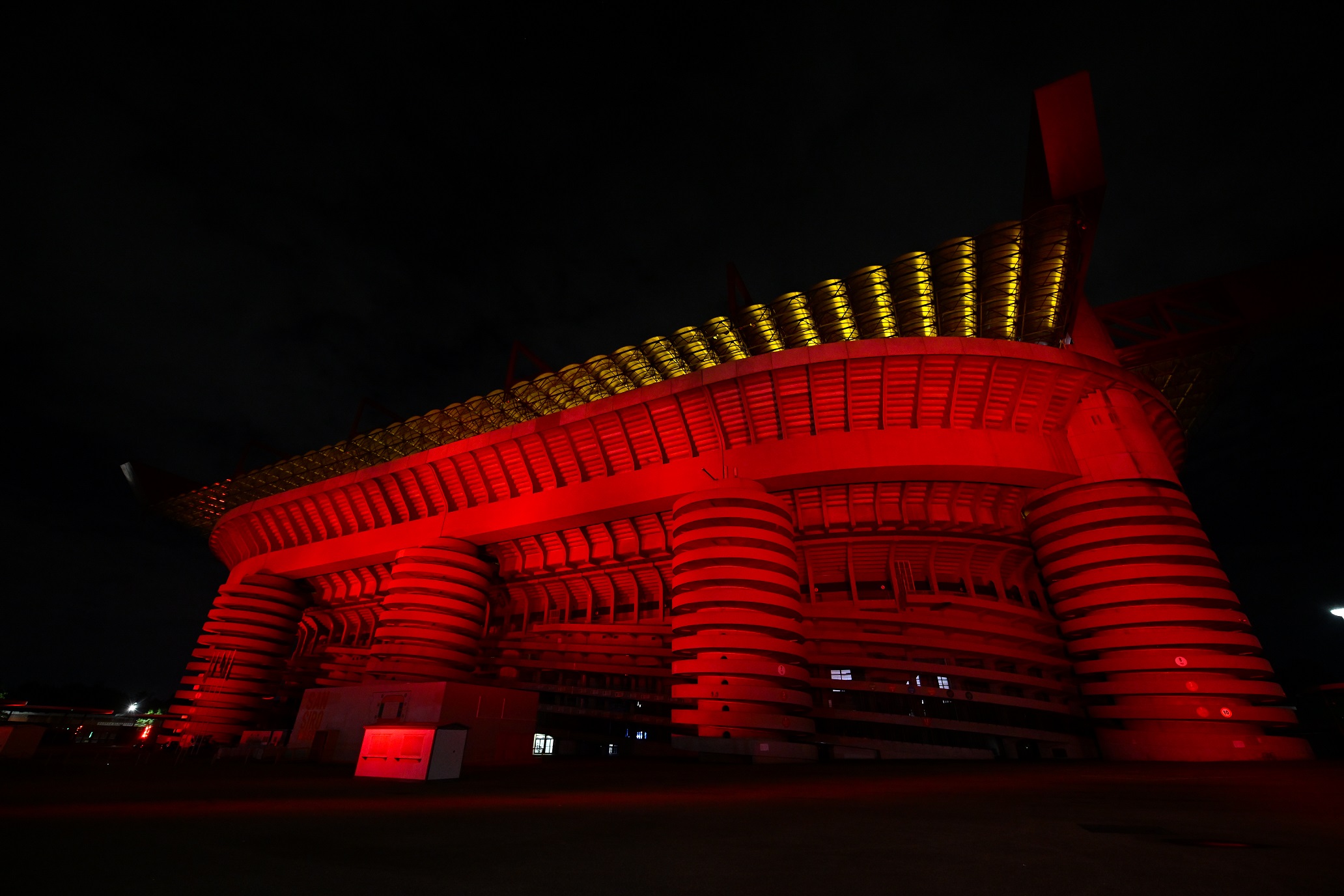 AC Milan first blow over Inter, the world red and black campaign - Inside World Football