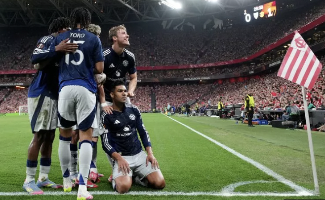 Atualmente, o Man Utd e o Spurs estão recuperando sua temporada na Liga Europa.